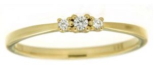 Gult gull ring m/ 3 diamanter