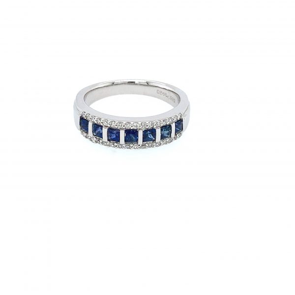 Hvit gull ring m/ safirer og diamanter