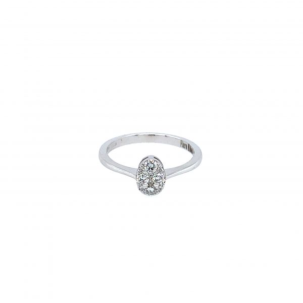 Oval pave´ hvitt gull ring m/ diamanter 0,26ct