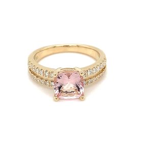 Gult gull ring m/ Morganitt og diamanter