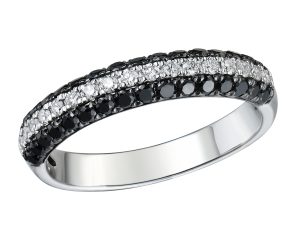 Hvitt gull ring m/ svarte og hvite diamanter smal