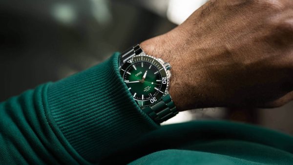 Aquis Date Caliber 400 Grønn- 41,5mm - Bilde 5