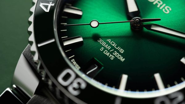 Aquis Date Caliber 400 Grønn- 41,5mm - Bilde 6