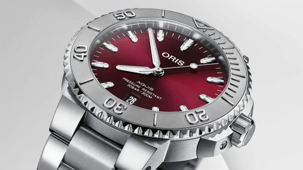 Aquis Date Relief Cherry 41,5mm - Bilde 3