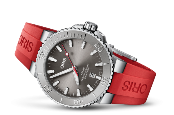 Aquis Date Relief Grå 43,5mm Rød rem - Bilde 3