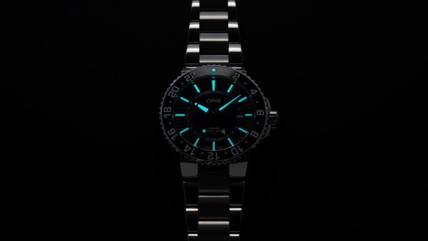 Aquis GMT Date  - Blå 43,5mm - Bilde 7