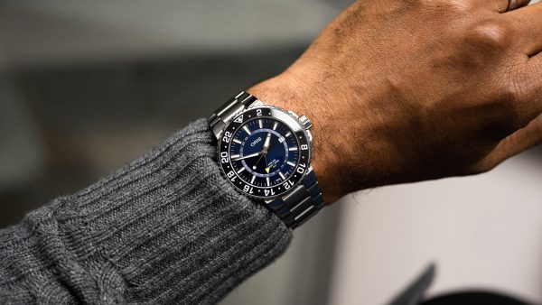 Aquis GMT Date  - Blå 43,5mm - Bilde 8