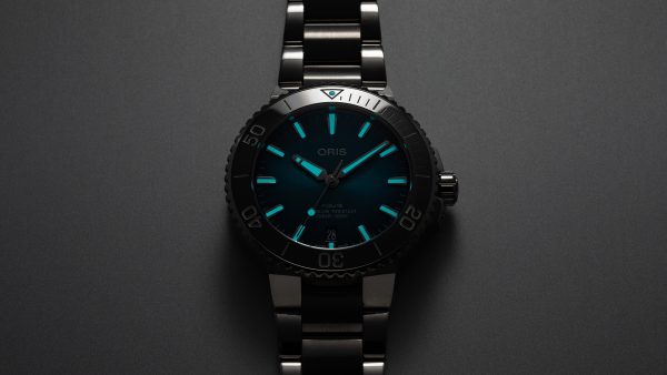 Aquis Date  -Lys Blå 39,5mm - Bilde 4