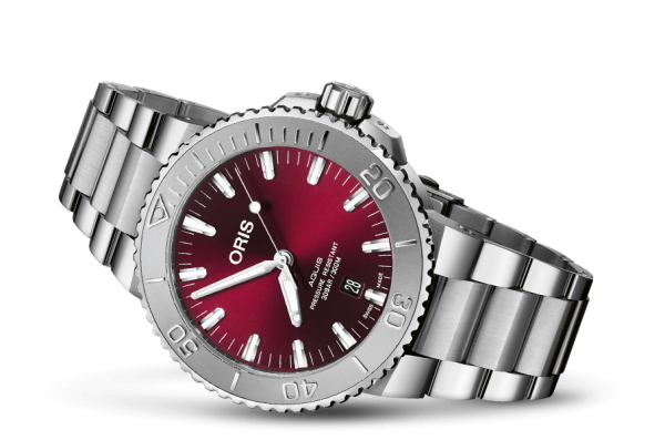 Aquis Date Relief Cherry 43,5mm - Bilde 3