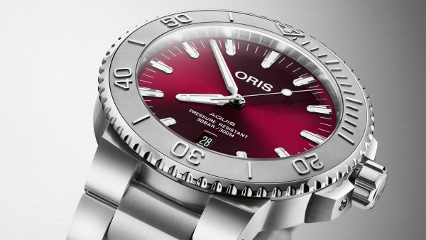 Aquis Date Relief Cherry 43,5mm - Bilde 5