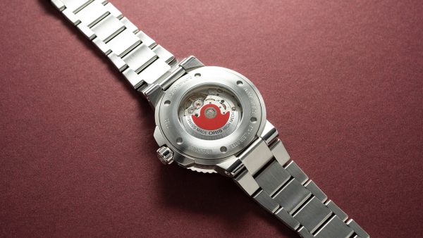 Aquis Date Relief Cherry 43,5mm - Bilde 8