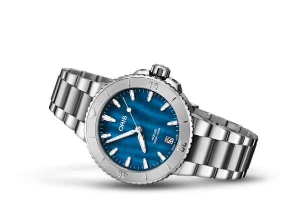 Aquis Date 36,5mm - Blå perlemor - Bilde 3
