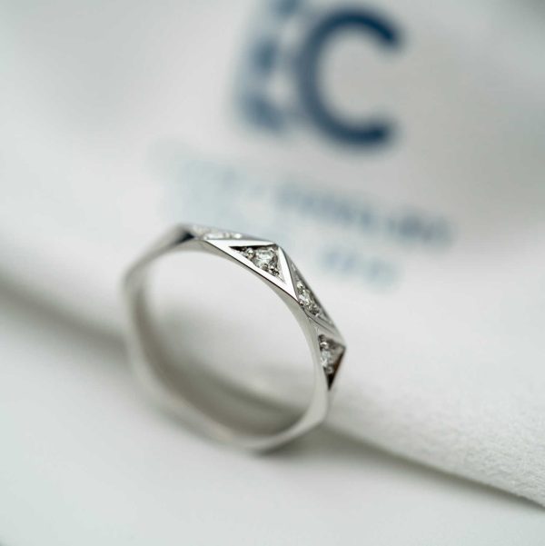 "Fasett" Hvitt gull ring m/ diamanter 0,10ct - Bilde 3