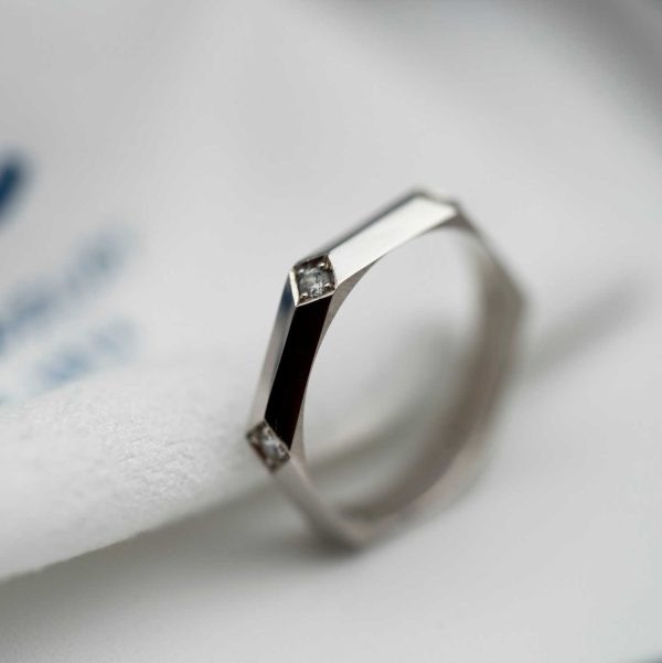 "Fasett" Hvitt gull ring m/ diamanter 0,06ct - Bilde 2