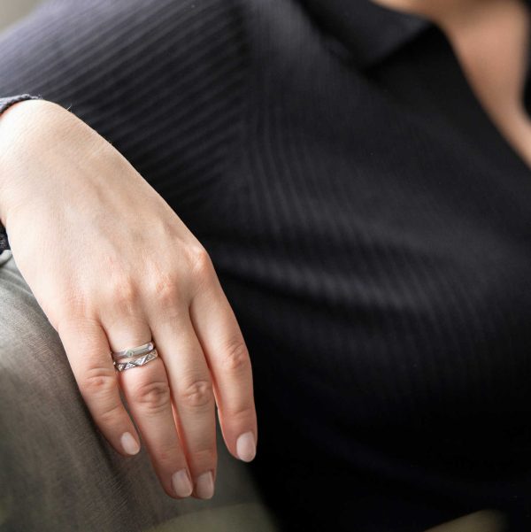 "Fasett" Hvitt gull ring m/ diamanter 0,06ct - Bilde 4
