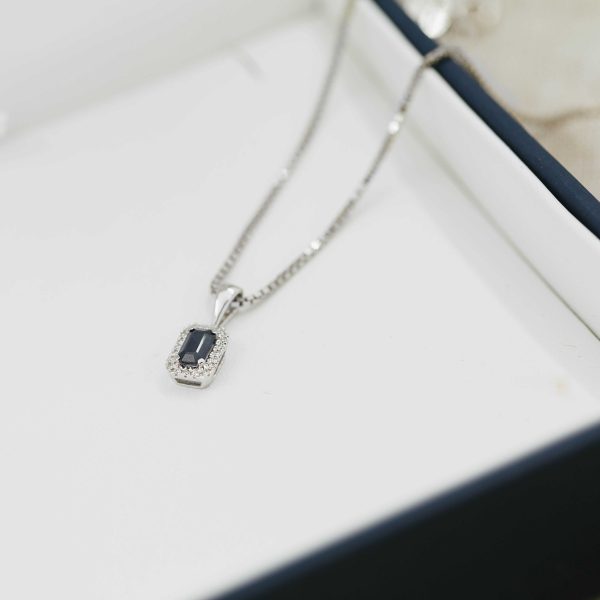 Hvitt gull rosett anheng m/ safir og diamanter - Bilde 3