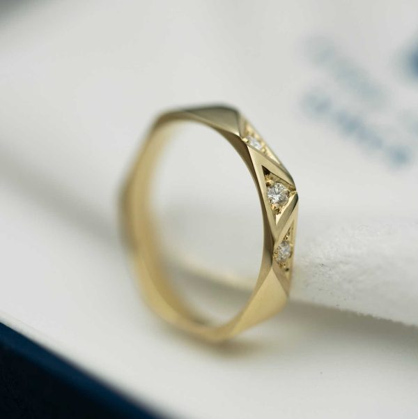 "Fasett" Gult gull ring m/ diamanter 0,06ct - Bilde 2