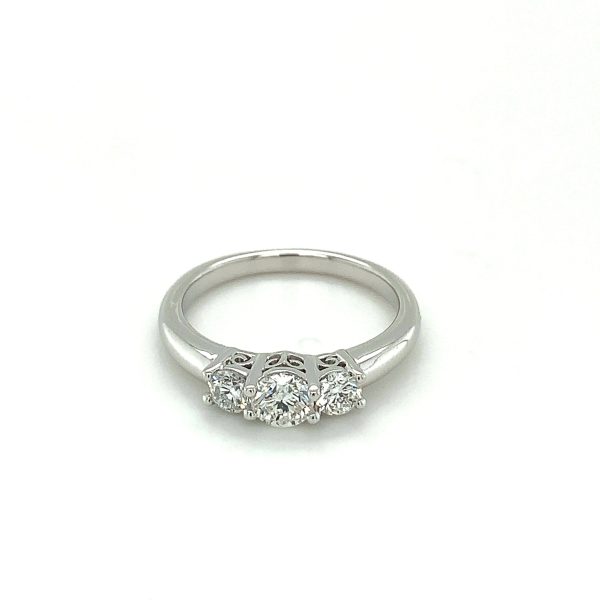 3-Stens diamantring totalt 0,78ct W Si