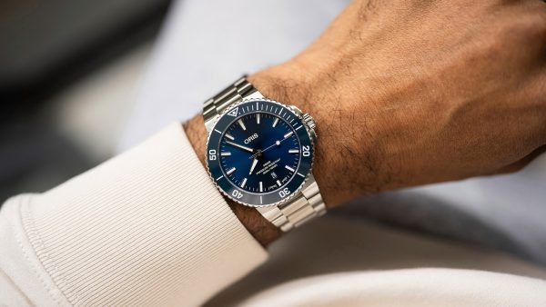 Oris Aquis Date 43,5mm - Blå m/ lenke - Bilde 6