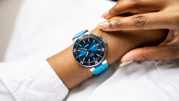 Aquis Date Caliber 400 Blå 43,5mm m/ gummirem - Bilde 6