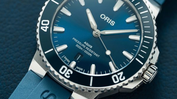 Oris Aquis Date 41,5mm - Blå m/ gummirem - Bilde 4
