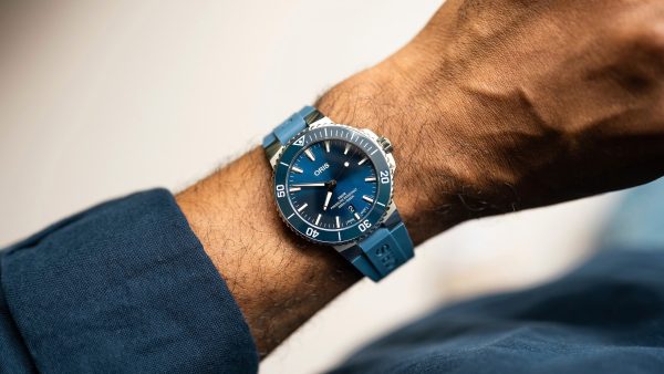 Oris Aquis Date 41,5mm - Blå m/ gummirem - Bilde 6