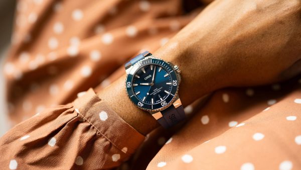 Oris Aquis Date 41,5mm - Blå m/ gummirem - Bilde 7