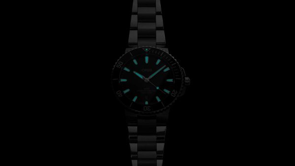 Oris Aquis Date 43,5mm - Blå m/ gummirem - Bilde 3