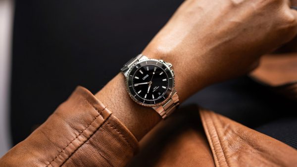 Oris Aquis Date 36,5mm - Svart m/ lenke - Bilde 6