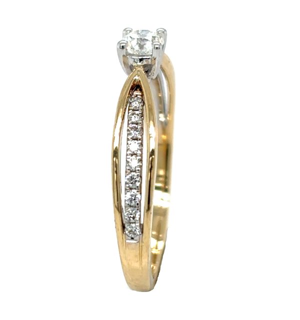 Gult gull enstensring m/ sidestener 0,20ct + 0,13ct - Bilde 2
