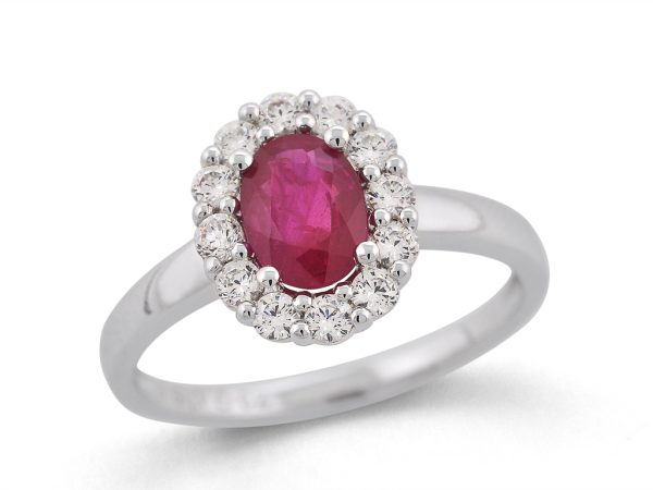 Hvittgull Rosett Ring m/ 1,0ct Rubin og totalt 0,42Ct Twsi Diamanter