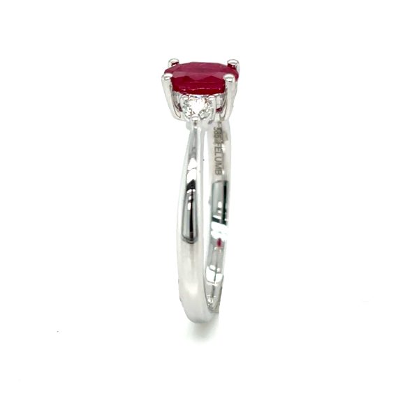 Hvitt gull ring m/ Rubin og 2 diamanter - Bilde 2